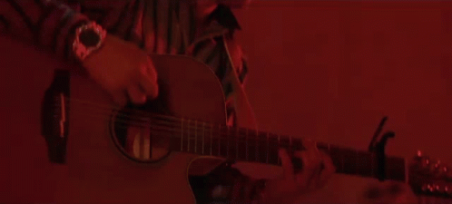 Tocar La Guitarra Jose Manuel GIF - Tocar La Guitarra Jose Manuel Perdon Por Molestar Song GIFs