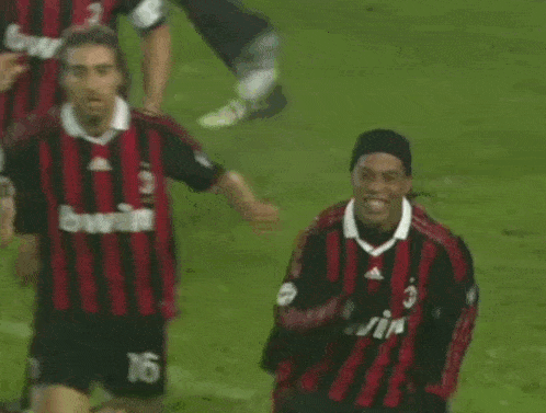 Ronaldinho Milan GIF - Ronaldinho Milan Beckham GIFs