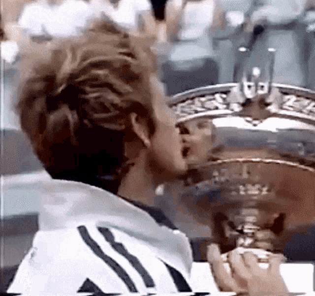 Juan Carlos Ferrero Roland Garros GIF - Juan Carlos Ferrero Roland Garros Champion GIFs