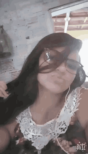 Izabela Medeiros Bela E Linda GIF - Izabela Medeiros Bela E Linda Selfie GIFs