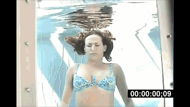 Underwater Model GIF - Underwater Model Breath GIFs