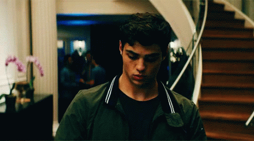 Peter Kavinsky Selfie GIF - Peter Kavinsky Selfie Confused GIFs