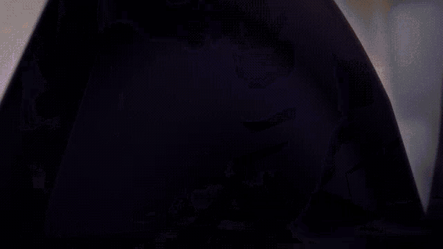a purple screen displays chinese characters and circles