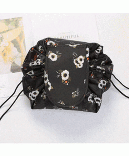 Drawstring Makeup Bags On The Go Fashion Gear GIF - Drawstring Makeup Bags On The Go Fashion Gear GIFs