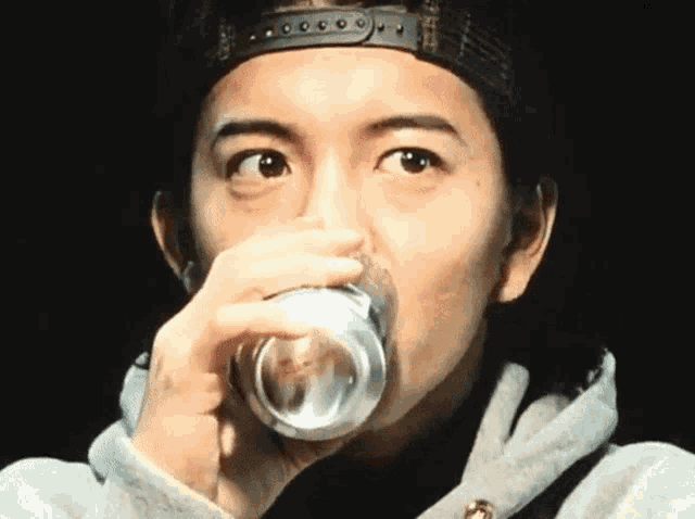 Kimura Takuya Drinking Beer GIF - Kimura Takuya Drinking Beer Japanese Drama GIFs