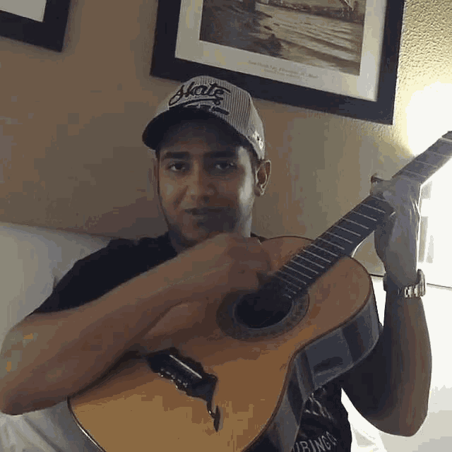 Henriqueejuliano Guitar GIF - Henriqueejuliano Guitar Singing GIFs
