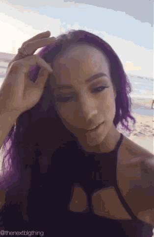 Sasha Banks Fix Hair GIF - Sasha Banks Fix Hair Mercedes Kv GIFs