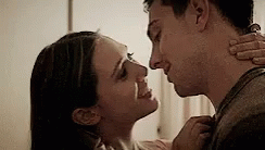 Elizabeth Olsen Kiss GIF - Elizabeth Olsen Kiss Kissing GIFs