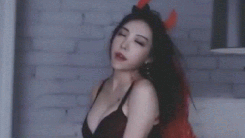 Hot Queenmico GIF - Hot Queenmico Wow GIFs
