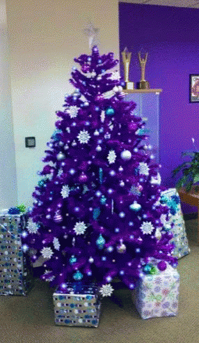 Violet Christmas Tree GIF - Violet Christmas Tree GIFs