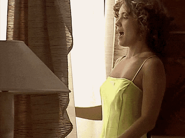 Adriana Esteves Torre De Babel GIF