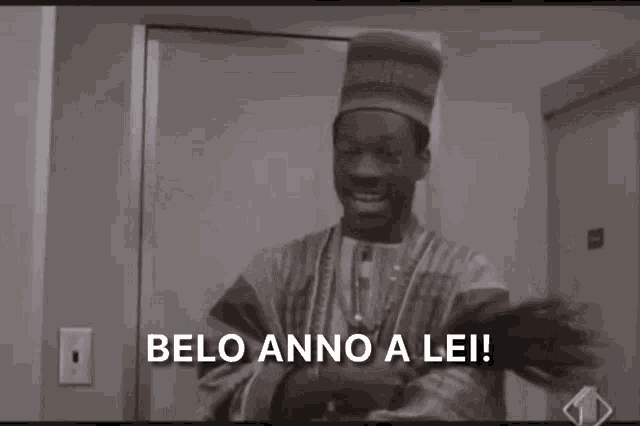 a man with his arms outstretched and the words " belo anno a lei " on the bottom