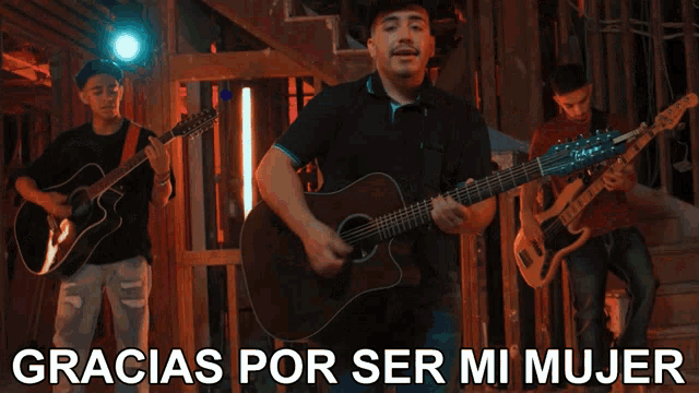 a man playing a guitar with the words gracias por ser mi mujer above him