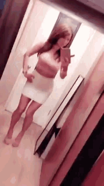 Sexy Selfie GIF - Sexy Selfie High Heels GIFs