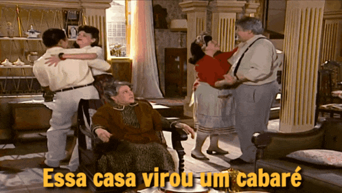 a group of people in a living room with the words essa casa virou um cabare