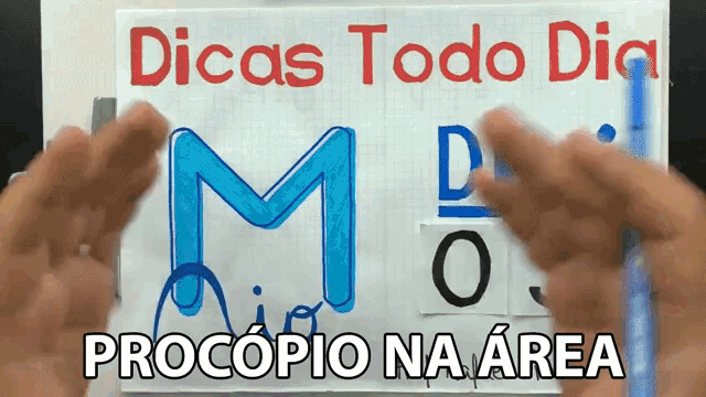 a person is holding a piece of paper that says dicas todo dia procopio na area