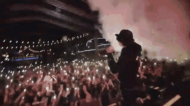 Jumping To The Beat Concert GIF - Jumping To The Beat Jump Concert GIFs