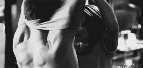 Oliver Queen Stephen Amell GIF - Oliver Queen Stephen Amell Emily Bett Rickards GIFs
