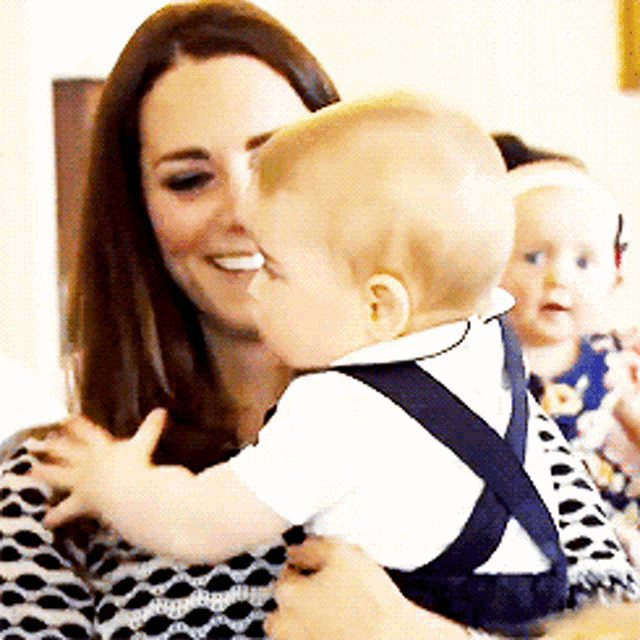 Prince George Kate Middleton GIF - Prince George Kate Middleton Royal Family GIFs