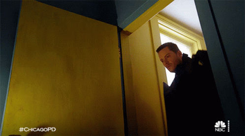 Searching Jay Halstead GIF - Searching Jay Halstead Chicago Pd GIFs