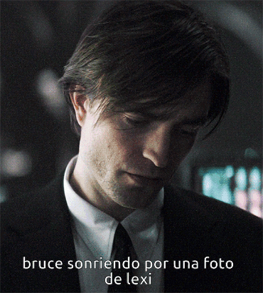 Bruce Lexi Bruce Wayne GIF - Bruce Lexi Bruce Wayne Xd GIFs