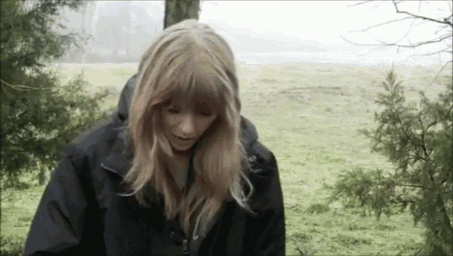 Oh Taylor!!! 😂😂😂 GIF - Taylor Swift Funnymoments Hilarious GIFs