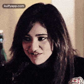 Neha Sharma.Gif GIF - Neha Sharma Interviews Mubarakan GIFs