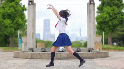セーラー服 ダンス　高校生　高校　学校 GIF - Sailor Uniform Highschool Student GIFs