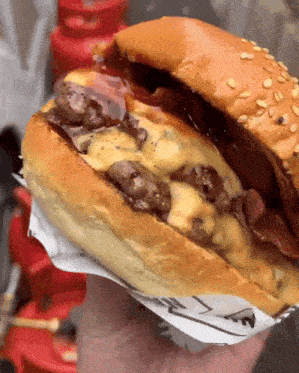 Bacon Double Cheeseburger Food GIF - Bacon Double Cheeseburger Burger Food GIFs