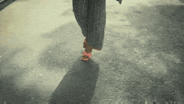 Olivia Okoro Walking GIF - Olivia Okoro Walking Looking Good Is Good Business GIFs