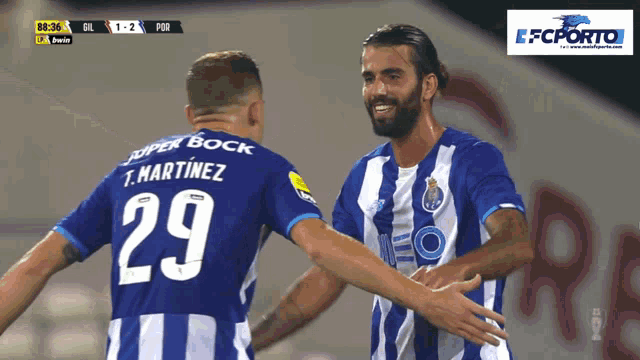 a soccer player with the number 29 on his shirt