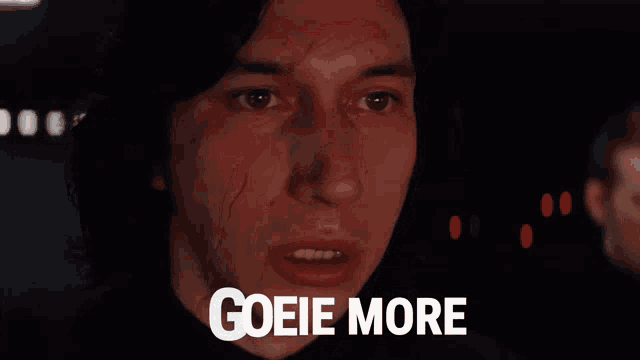 a close up of a man 's face with the words goeie vore written above him