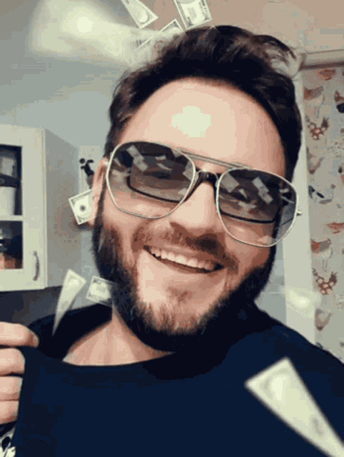 Luke Money Selfie GIF - Luke Money Selfie Cash GIFs