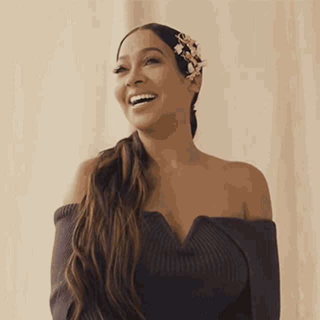 Laughing Bustle GIF - Laughing Bustle Funny GIFs