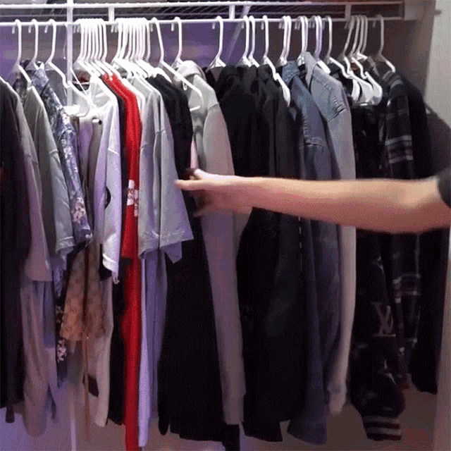 Check My Wardrobe Ceice GIF - Check My Wardrobe Ceice Checking My Clothes GIFs