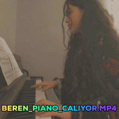 Beren Piano GIF - Beren Piano çalmak GIFs