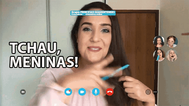 a woman is on a video call with a group of women and says tchau meninas