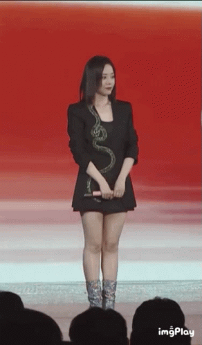 Jane Zhang Liangying Wobble GIF - Jane Zhang Liangying Wobble Move Side To Side GIFs