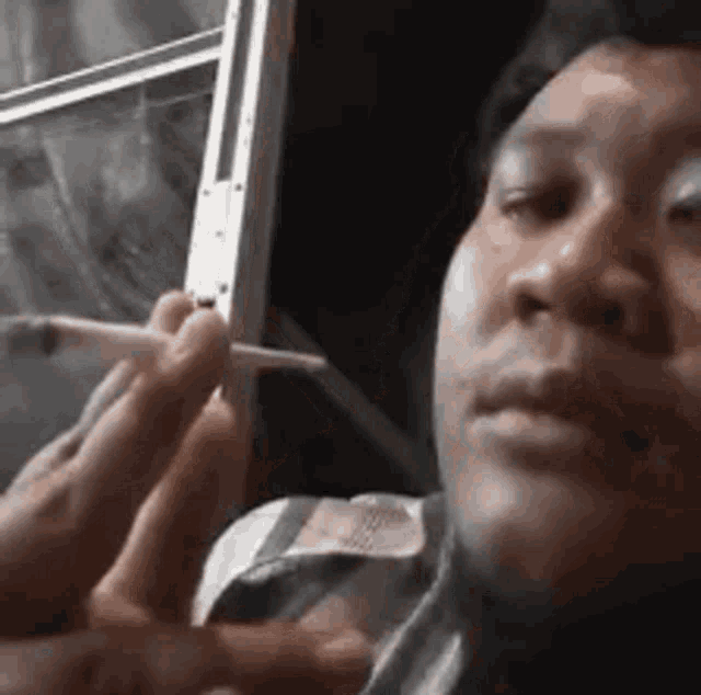 Merokok Ardhana GIF - Merokok Ardhana Smoking GIFs