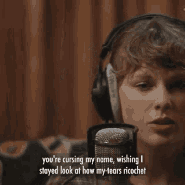 Folklore Taylor Swift Global Icon GIF - Folklore Taylor Swift Global Icon Music Icon GIFs
