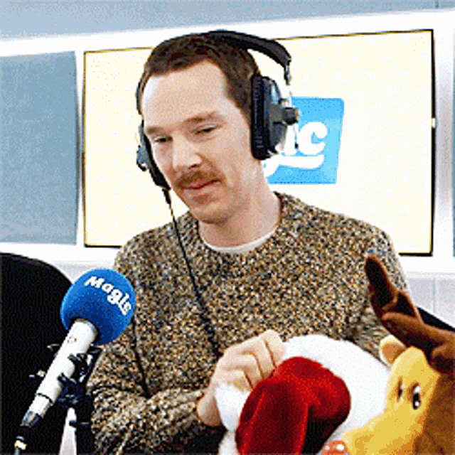 Playful Benedict Cumberbatch GIF - Playful Benedict Cumberbatch Christmas GIFs