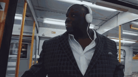 Youngr Ooh Lordy GIF - Youngr Ooh Lordy Headset GIFs