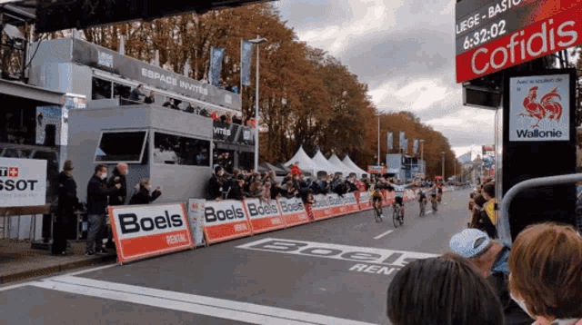 Alaphilippe Cycling GIF - Alaphilippe Cycling Too Soon GIFs