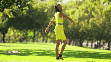 Twirling Spinning GIF - Twirling Spinning Black Woman GIFs
