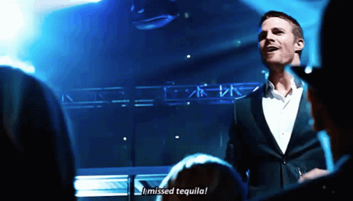 Stephen Amell Oliver Queen GIF - Stephen Amell Oliver Queen Tequila GIFs