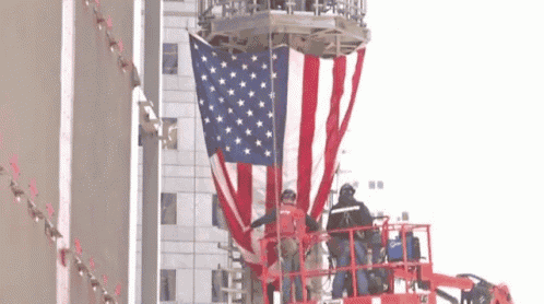 Workers Will Strategically Lift The Spire To The Top Of One World Trade Center. GIF - GIFs