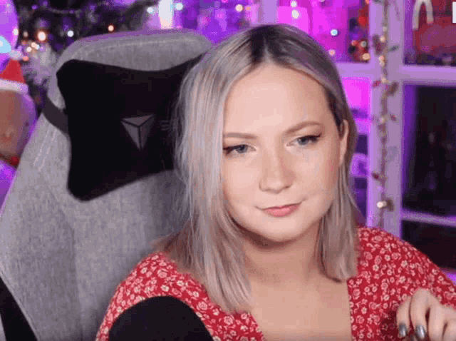 Paperlouise Messy GIF - Paperlouise Messy Hair GIFs