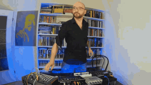 Audiopilz Bad Gear GIF - Audiopilz Bad Gear Dance Music GIFs