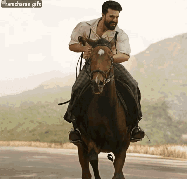 Ram Charan Horse Riding GIF - Ram Charan Horse Riding Rrr GIFs