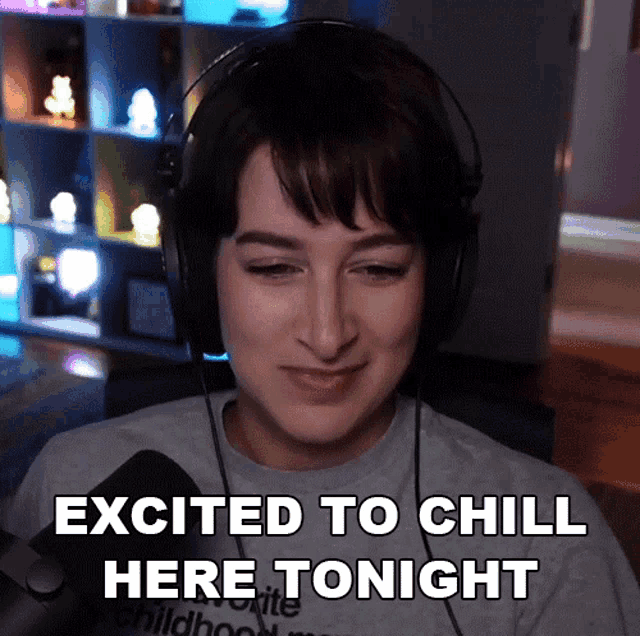 Excited To Chill Here Tonight Feralwife GIF - Excited To Chill Here Tonight Feralwife Happy To Relax Here GIFs